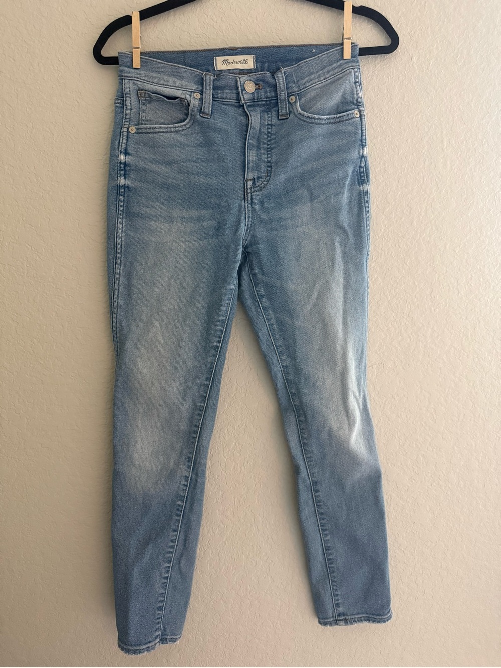 Madewell Faded Light Blue High Rise Skinny Crop *small stain*